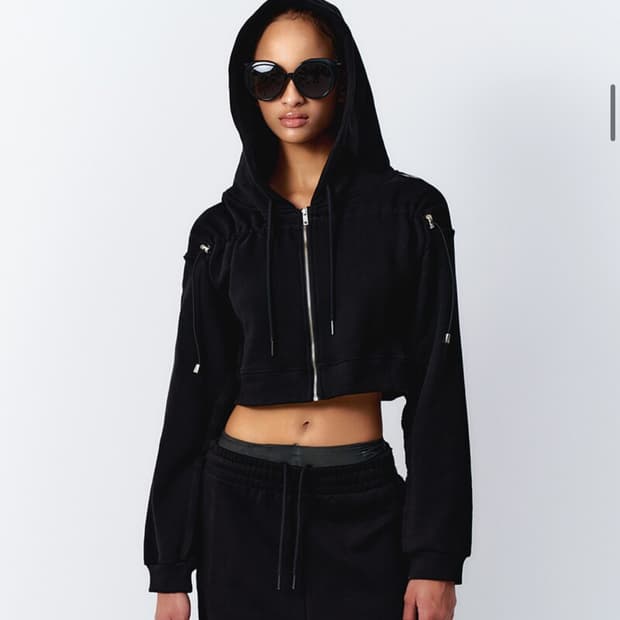 엘이이와이 LEEY SHIRRING ZIP-UP HOODIE BLACK