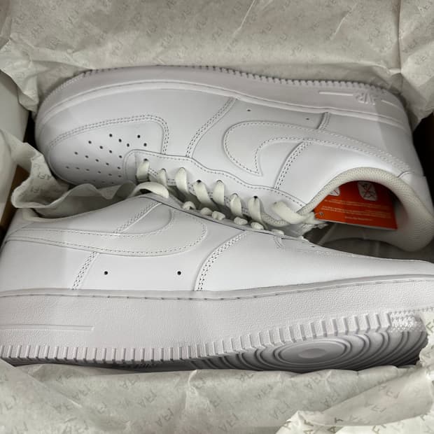 나이키 에어포스 1 로우 ‘화이트’ 특가