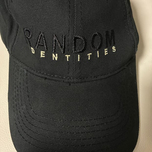 Random identities 모자 새상품