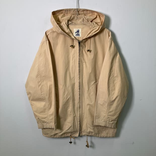 이세이미야케 하이 스포르팅 기어 베이지 윈드브레이커