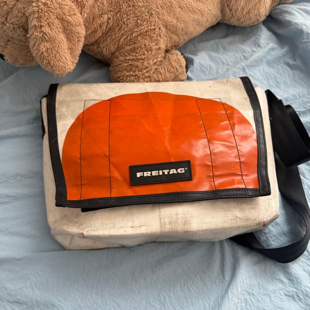 Orange freitag 프라이탁 덱스터
