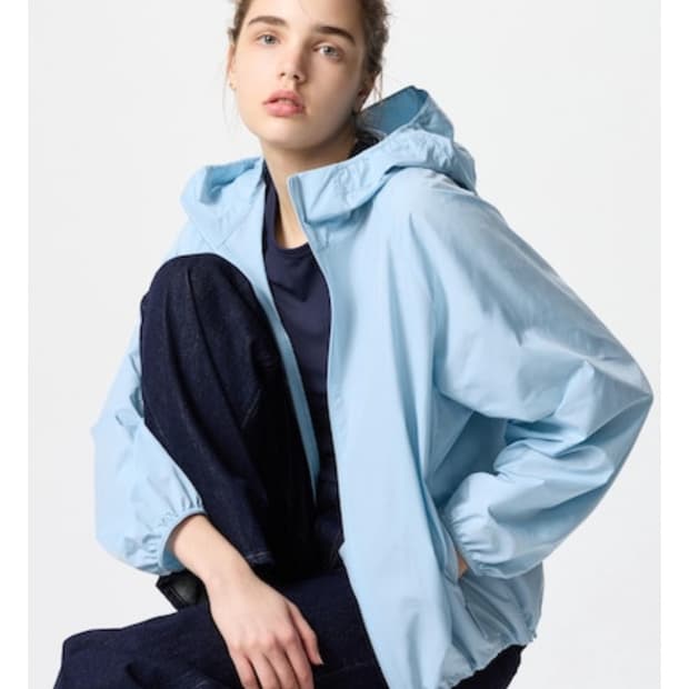 유니클로 포켓터플 uv 라이트블루 바람막이