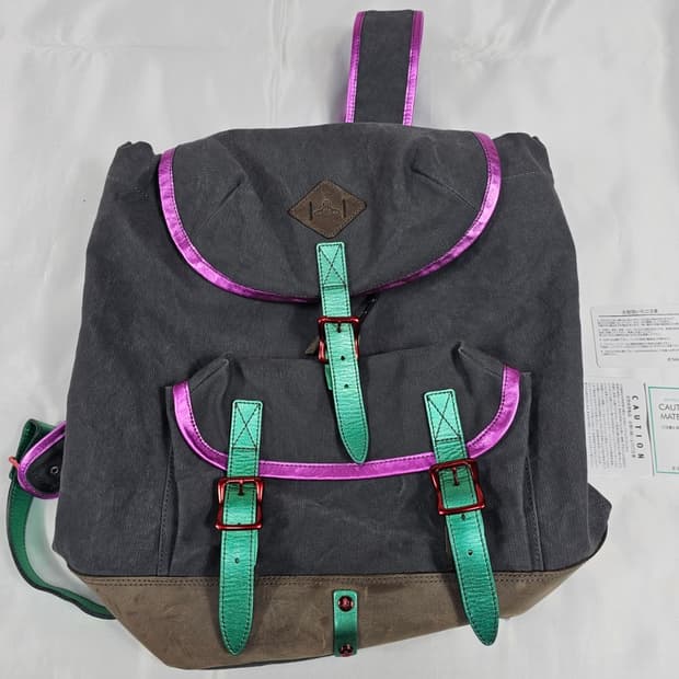 비비안웨스트우드메탈릭밀리터리백팩