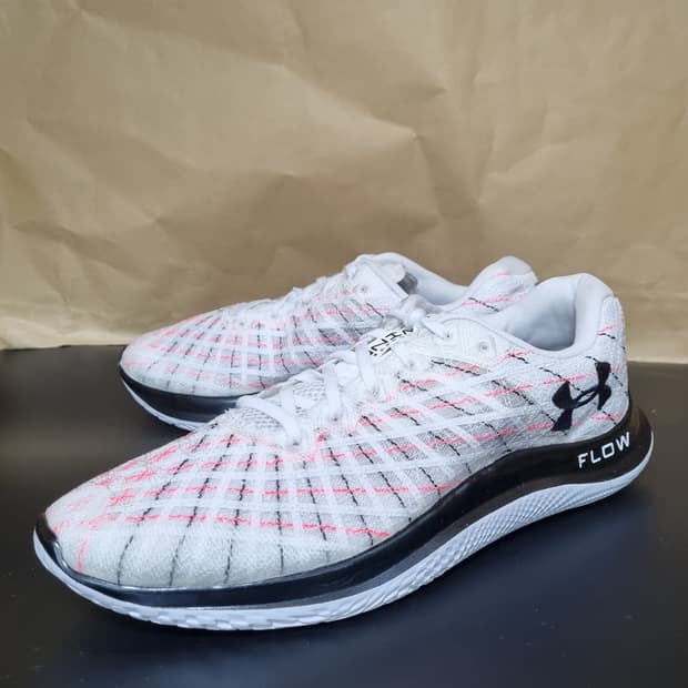 언더아머 플로우 벨로시티 남성런닝화285