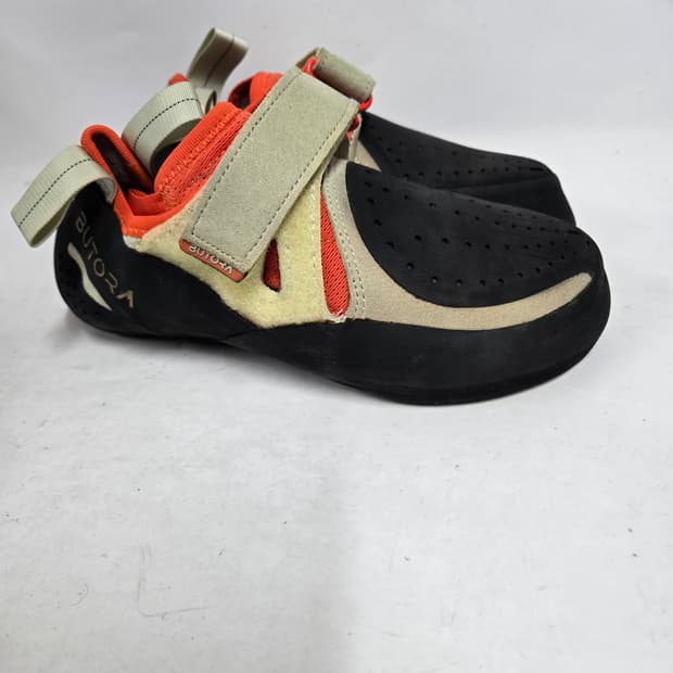 새제품)부토라 아크로 컴프 클라이밍 암벽화 블랙/오렌지 EUR40