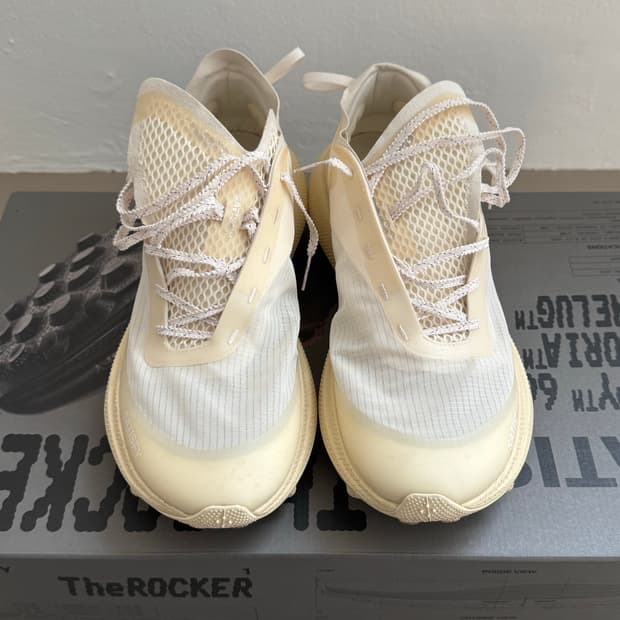 SATISFY TheROCKER ANTIQUE WHITE