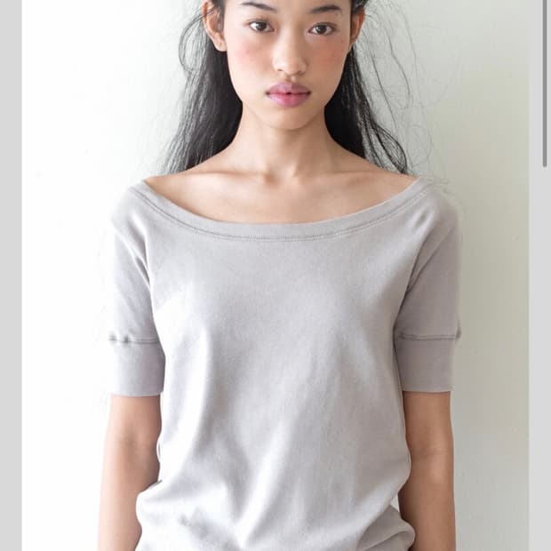 샵 페어리 립 하프 탑 그레이 베이지