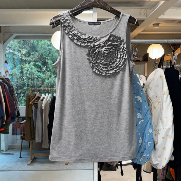 Mb lucas 프릴 슬리브리스