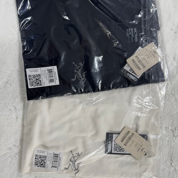 아크테릭스 반팔티 ( 새상품 / 남녀공용 ) QR인증