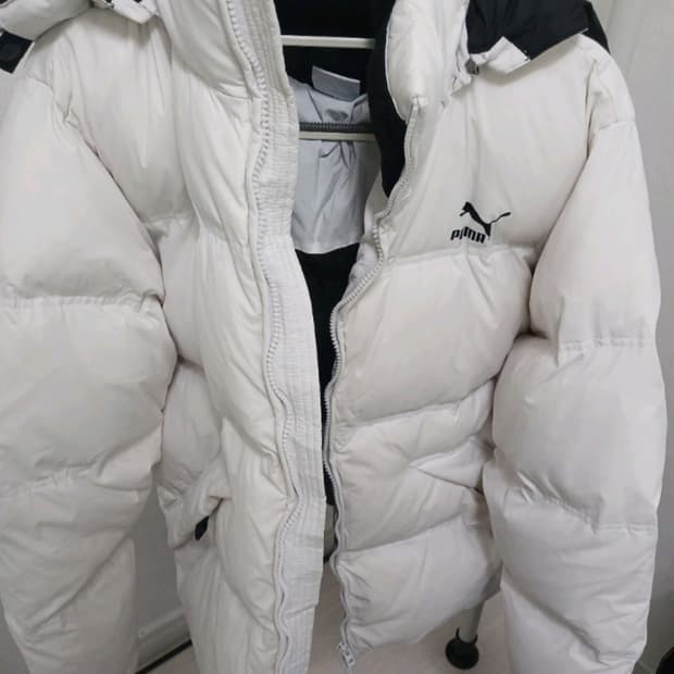 흰색 푸마패딩 팝니다