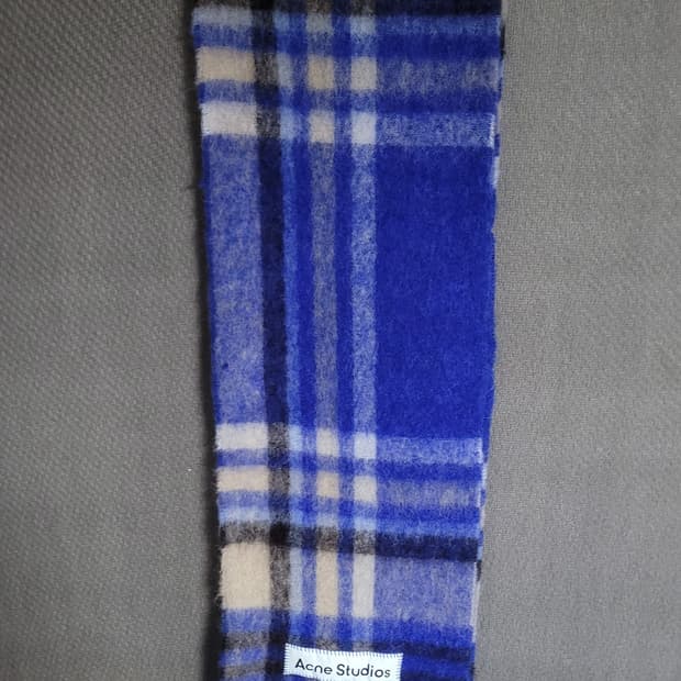 아크네스튜디오 머플러