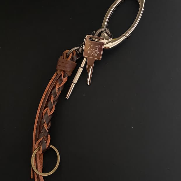 빈티지 가죽 스트랩 키체인 
