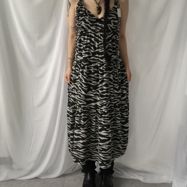 Zebra pattern sleeveless onepiece