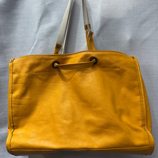 이태리 만다리나덕 올 레더 토트백