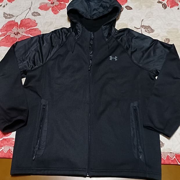 언더아머 오버핏기모집업 110 가슴63 기장73