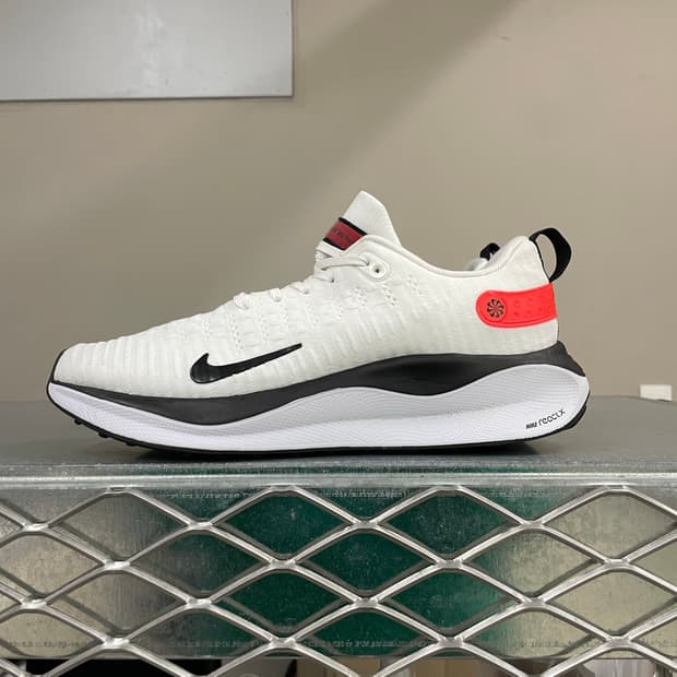 나이키 리액트X 인피니티 런 4 화이트 벨벳 브라운 275