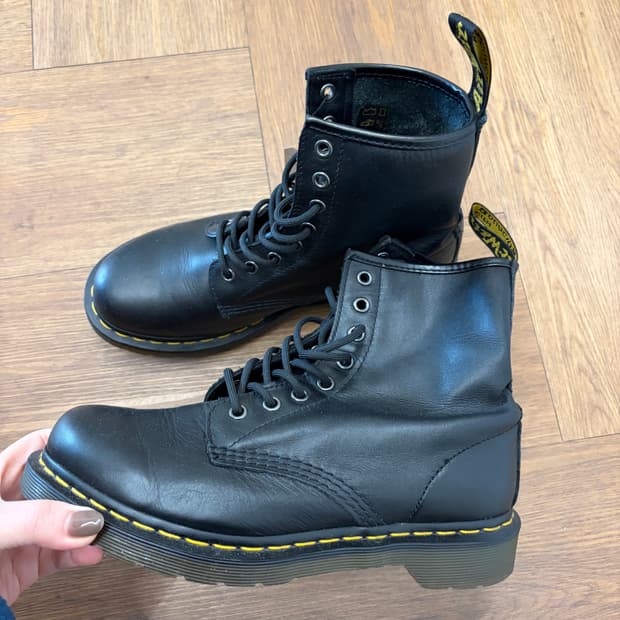 N33. 닥터마틴1460