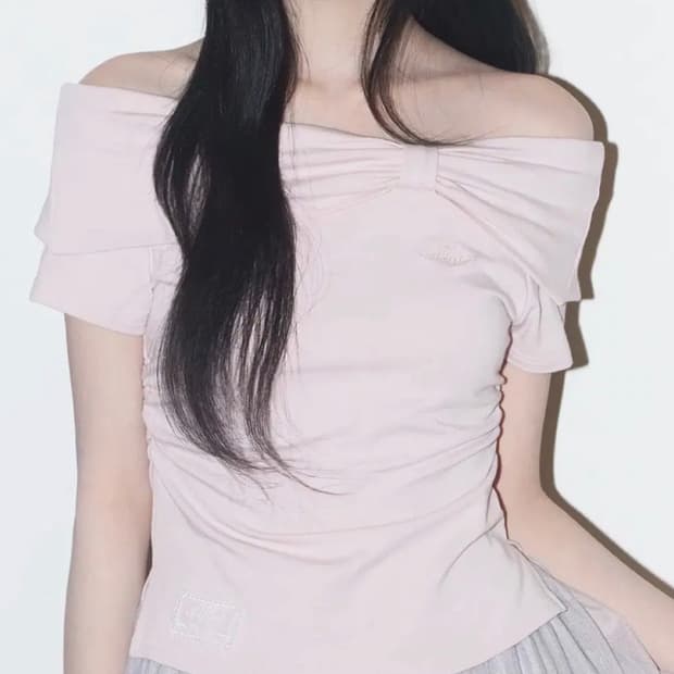 일리고 보우 오프숄더 티 핑크