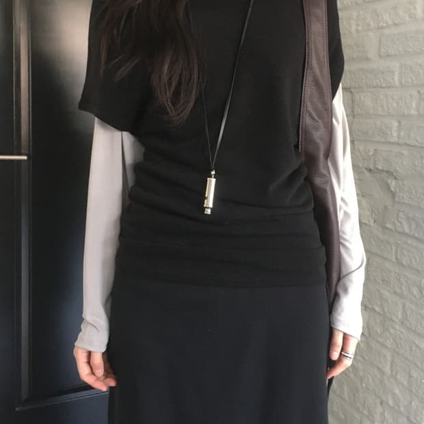 미엔느 mienne 사선 레이어드 니트 탑