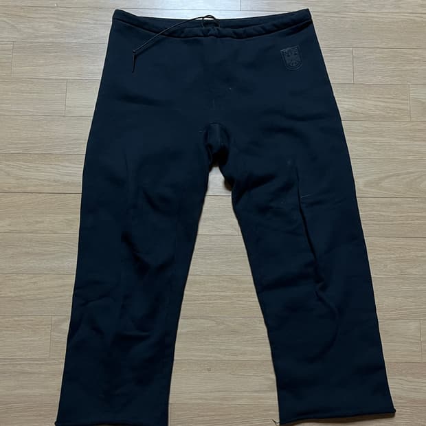 이지 벌쳐스 팬츠