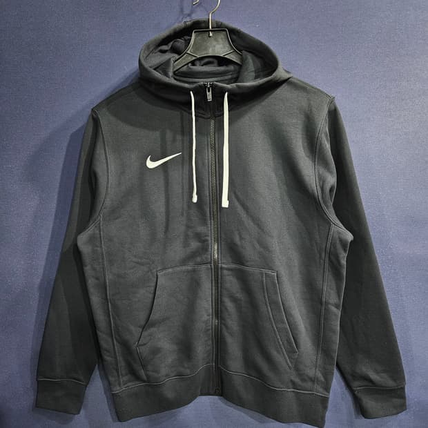 나이키 자수로고 블랙컬러 남성 100 기모 후드집업 