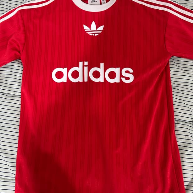 아디다스 반팔티