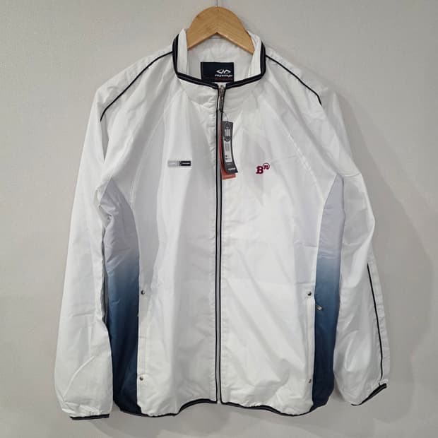 뉴제제 nyxeye 화이트 바람막이 100 사이즈