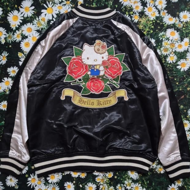 헬로 키티 스카잔 라지 사이즈 