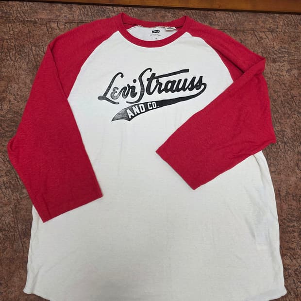 리바이스 7부 소매 래글런 티셔츠