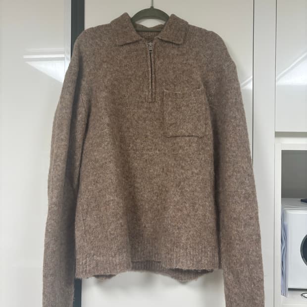 자라 하프짚 니트