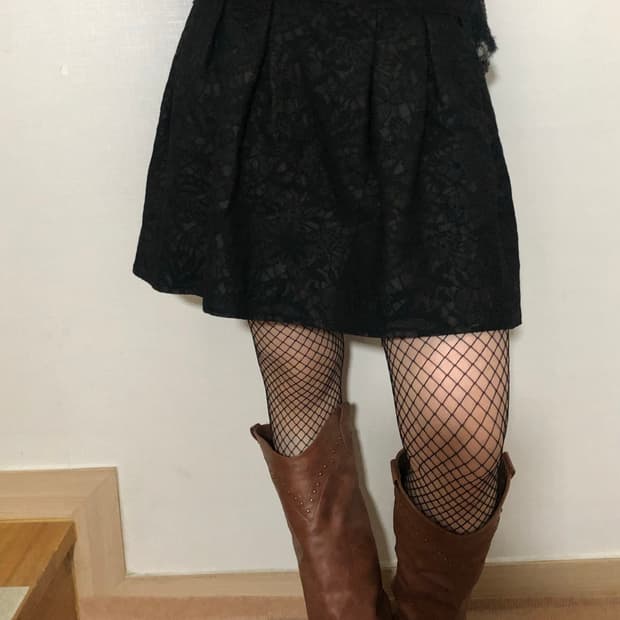 빈티지 블랙 레이스 패턴 미니 스커트