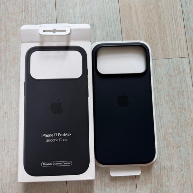 아이폰17프로맥스 정품 실리콘 케이스