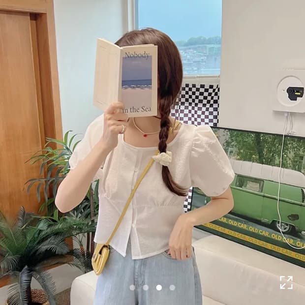 에이블리 화이트 퍼프 반팔 크롭 블라우스 