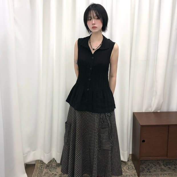 블랙 플리츠 나시