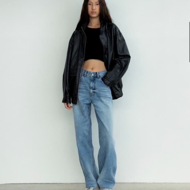 모노하 High neck leather jumper (ash black)
