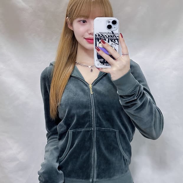 쥬시꾸띄르 빅로고 벨벳 딱붙핏 후드집업 