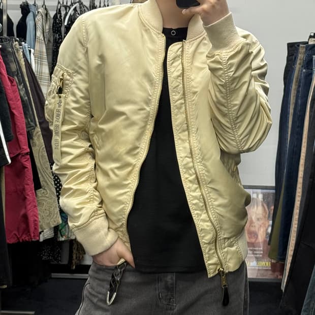 알파인더스트리 베이지 아이보리 항공 점퍼 ma1 M 95 봄버 블루종