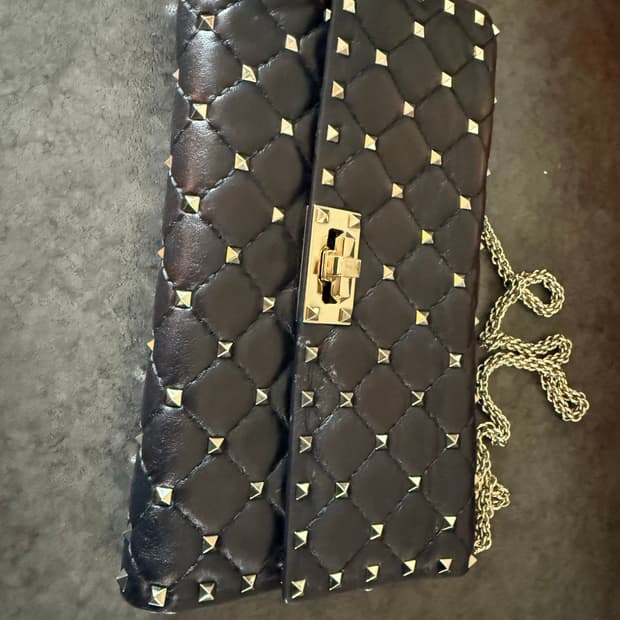 발렌티노락스터드크로스백