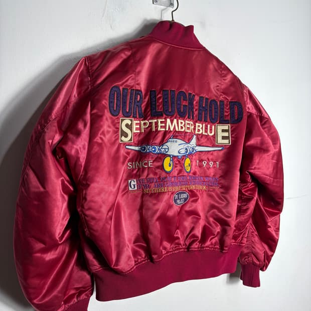 레드 바시티 양면 점퍼