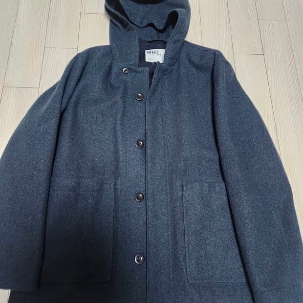 마가렛호웰MHL 올리브 후드코트 팔아요!! 컨디션최고