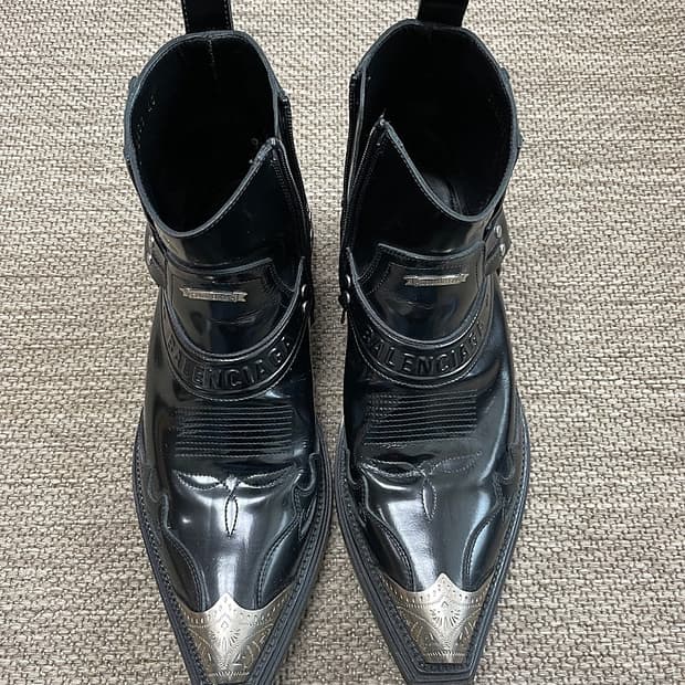 발렌시아가 산티아고 하네스 부츠