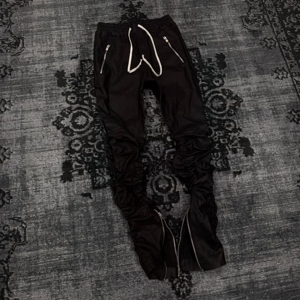 Unknown twist coating shirring pants