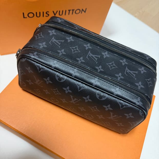 루이비통 모노그램 이클립스 돕키트 급처