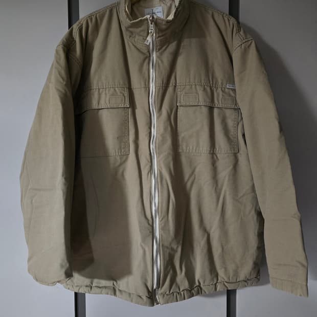 캘빈클라인  남자 리버시블  양면 패딩점퍼.
싸이즈 115