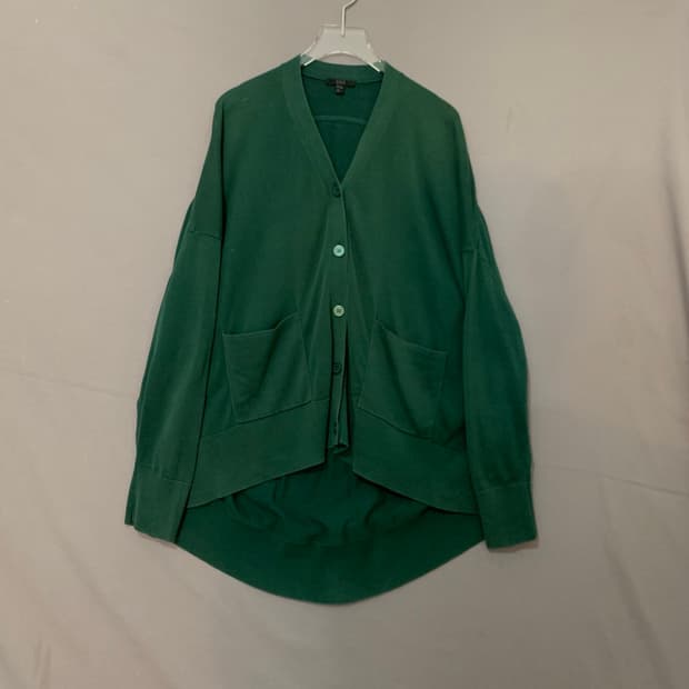 M COS 코스 드레이프 백 오버핏 니트 가디건