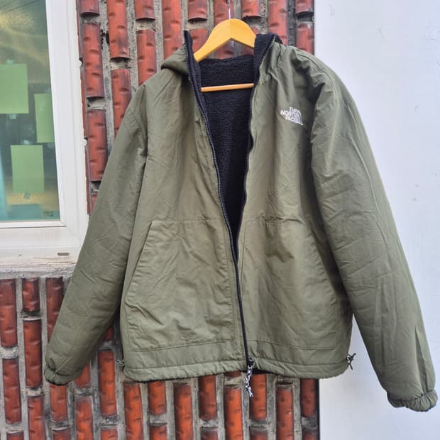 노스페이스 리버시블 후리스입니다