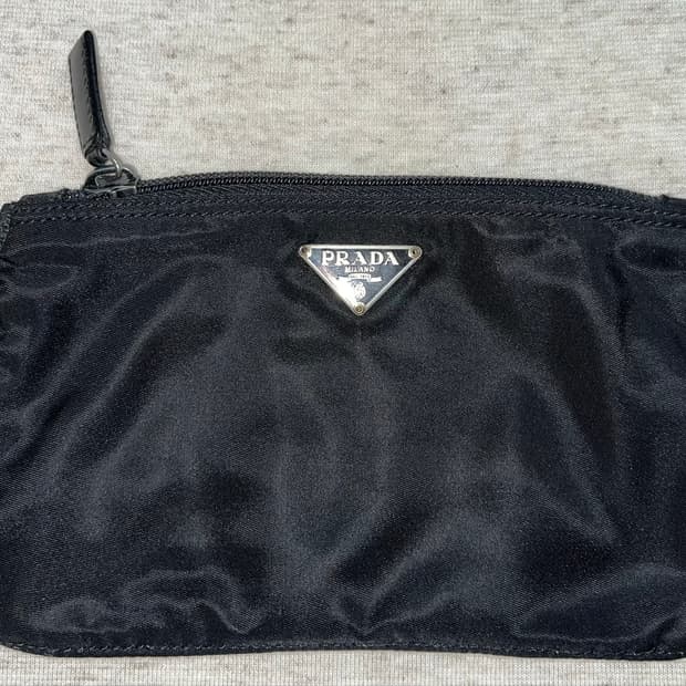 프라다 PRADA 나일론 플랫 파우치 클러치백