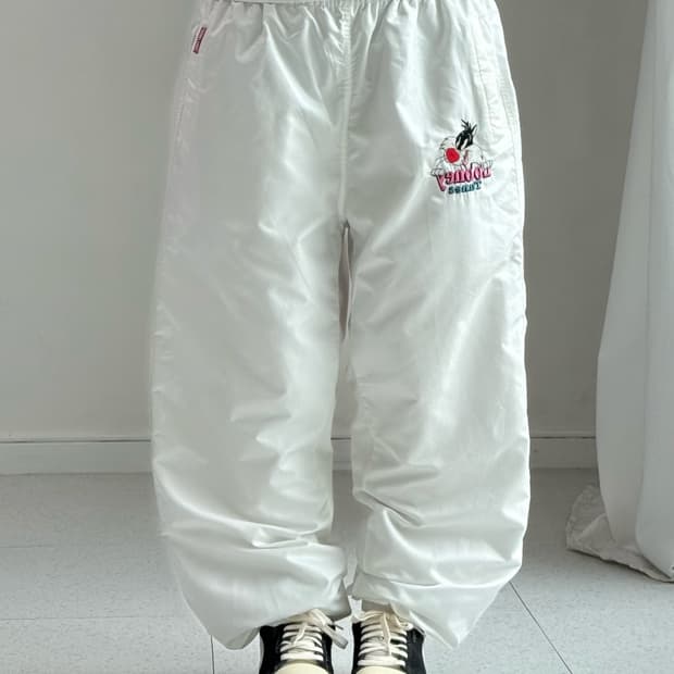루니튠즈 화이트 조거팬츠