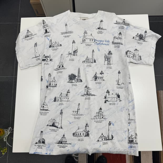 90’s Lighthouse motif T-shirts