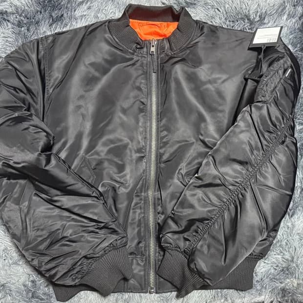 고샤루브친스키 봄버 자켓